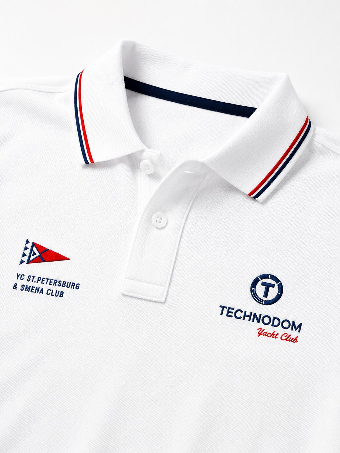 Детали белого поло TECHNODOM